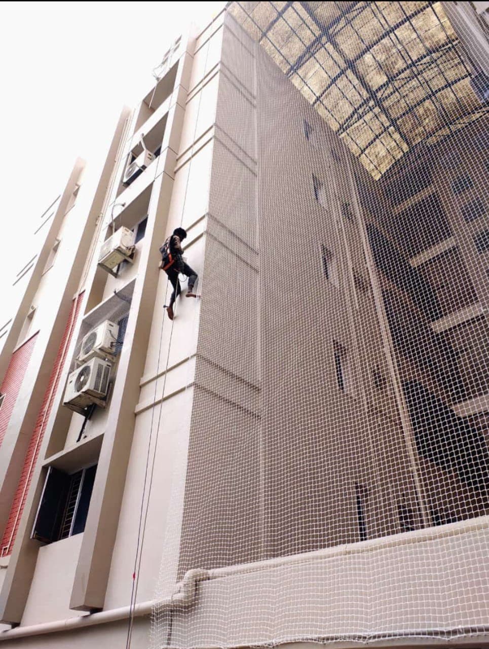 Duct area nets installation photo 1 — dc7